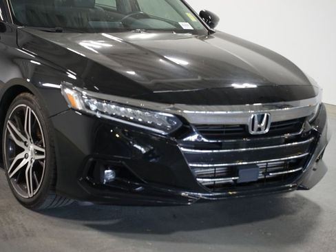 Used 2021 Honda Accord Touring image 4