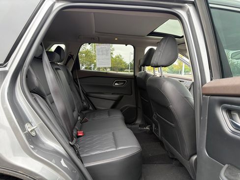 Used 2021 Nissan Rogue Platinum AWD/4WD image 13