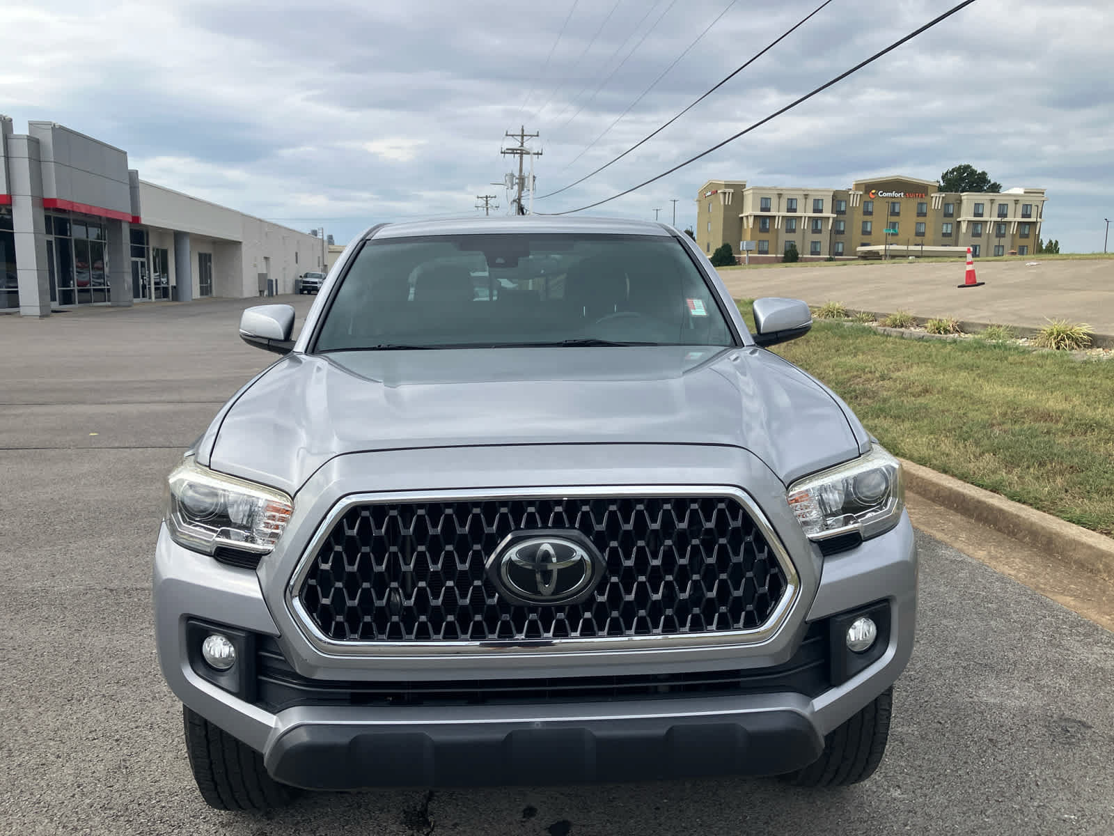 Used 2018 Toyota Tacoma TRD Off-Road AWD/4WD image 2