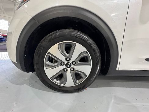 Used 2019 Kia Niro LX image 43