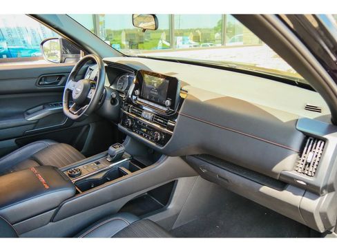 Used 2023 Nissan Pathfinder Rock Creek image 13