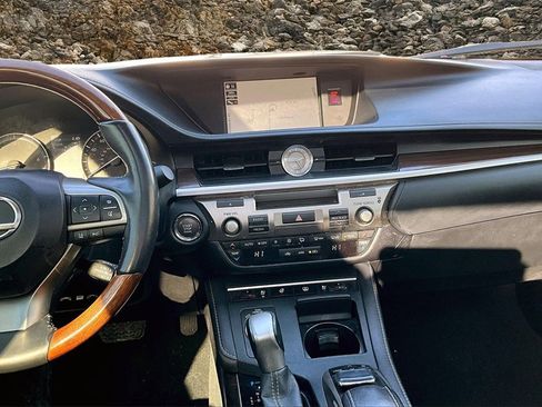 Used 2017 Lexus ES 350 image 6