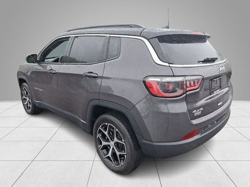 Used 2024 Jeep Compass Limited AWD/4WD image 7