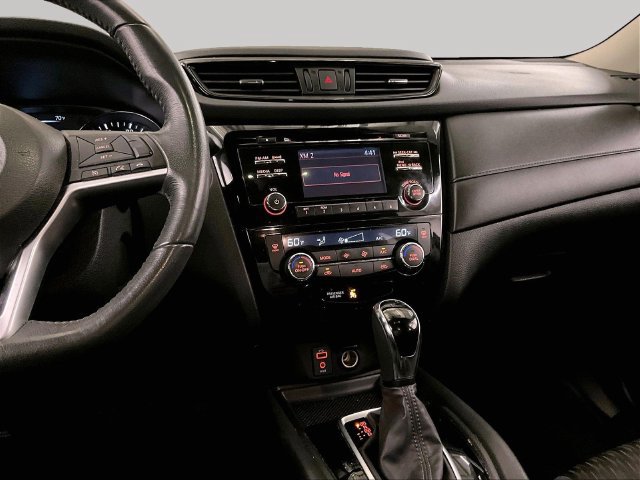Used 2017 Nissan Rogue SV w/ Midnight Edition AWD/4WD image 7