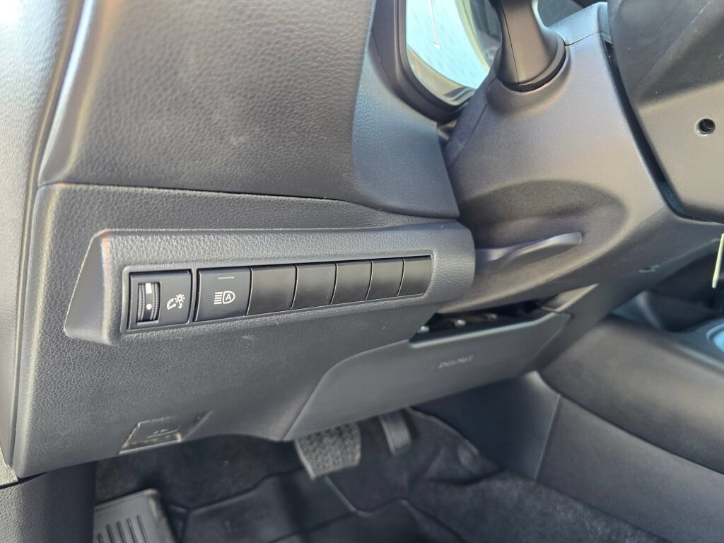 Used 2025 Toyota Corolla LE FWD image 22