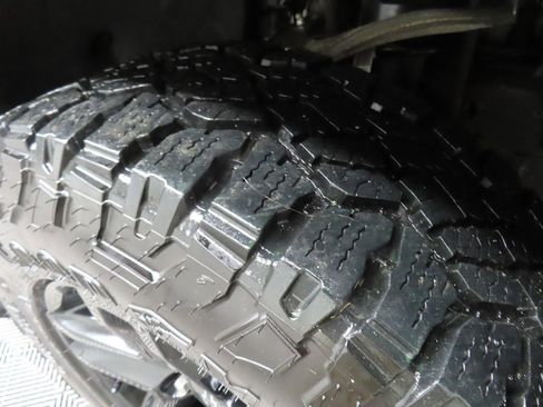 Used 2021 Chevrolet Silverado 1500 LT Trail Boss w/ Convenience Package II AWD/4WD image 9