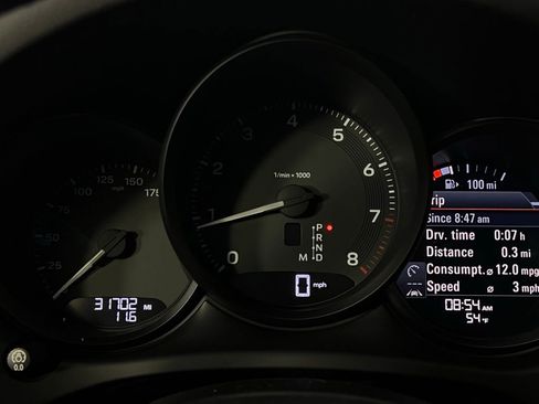 Used 2022 Porsche Macan image 14