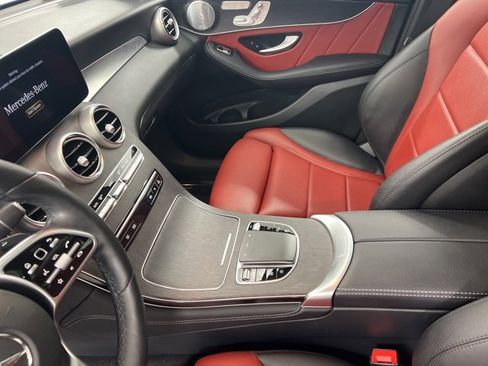 Used 2021 Mercedes-Benz GLC 300 4MATIC image 16