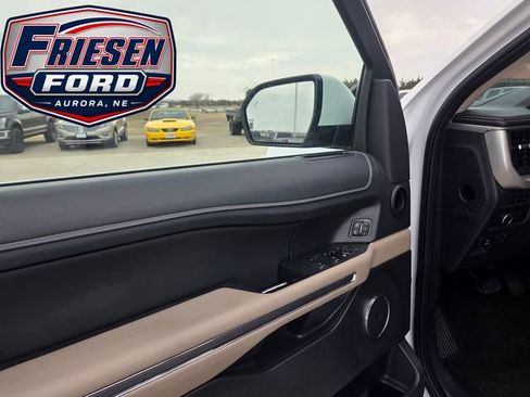 Used 2024 Ford Expedition Max XLT AWD/4WD image 9