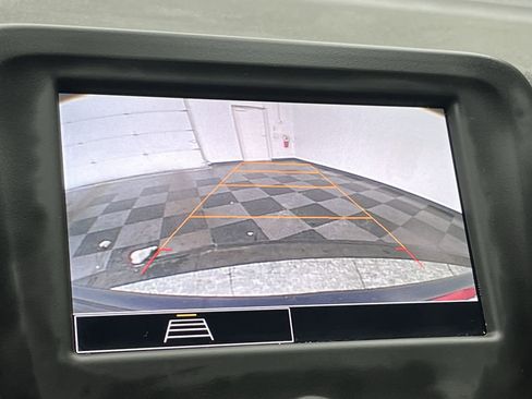 Used 2023 Chevrolet Equinox LT w/ Driver Convenience Package image 5