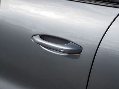 Used 2021 Porsche Cayenne image 44