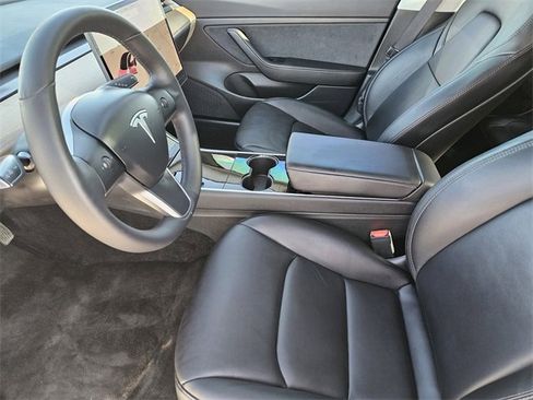 Used 2020 Tesla Model 3 Standard Range Plus image 12