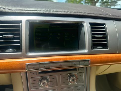 Used 2009 Jaguar XF Luxury RWD image 53