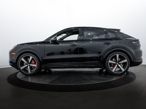 New 2026 Porsche Cayenne S image 2
