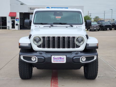 New 2026 Jeep Wrangler Unlimited Sahara AWD/4WD image 6