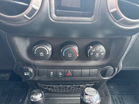 Used 2018 Jeep Wrangler Sport w/ Quick Order Package 24S AWD/4WD image 26