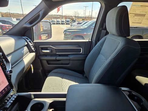 New 2026 RAM 2500 Big Horn AWD/4WD image 24