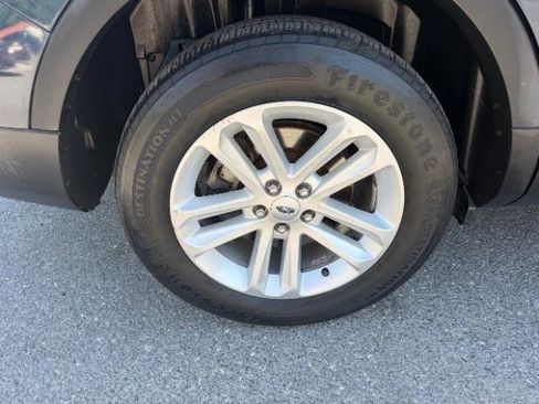 Used 2017 Ford Explorer FWD image 13