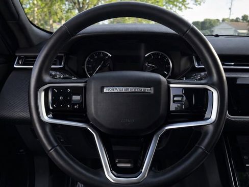 Used 2023 Land Rover Range Rover Velar R-Dynamic S image 16