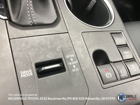 Used 2023 Toyota Highlander XLE image 19