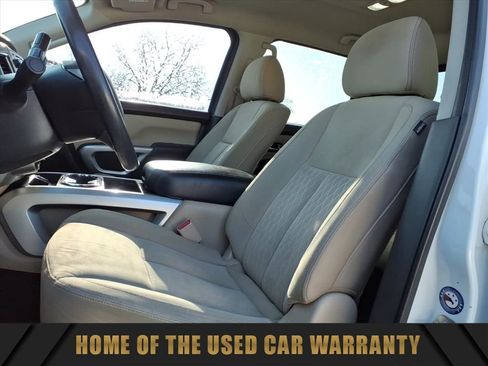 Used 2017 Nissan Titan SV image 14