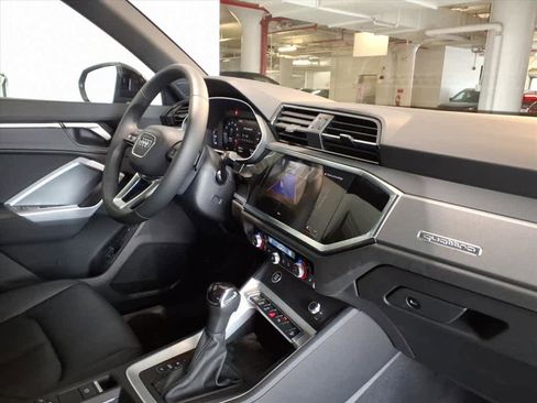 Certified 2025 Audi Q3 2.0T Premium w/ Convenience Package image 24