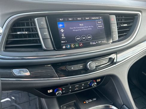 Used 2024 Buick Enclave Premium image 16