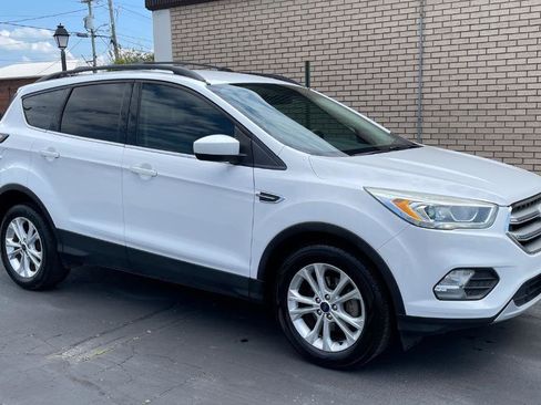 Used 2017 Ford Escape SE w/ Equipment Group 201A image 7