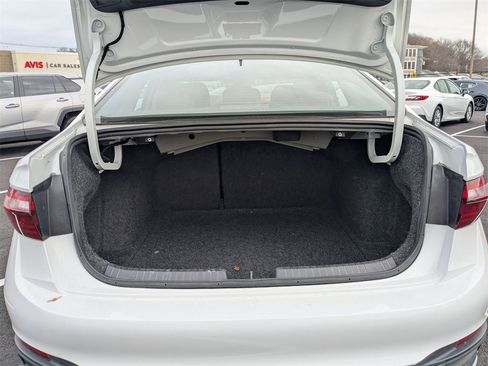 Used 2024 Volkswagen Jetta S image 31