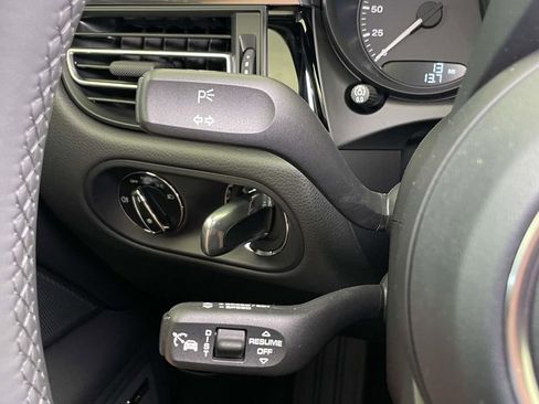 New 2025 Porsche Macan AWD/4WD image 42