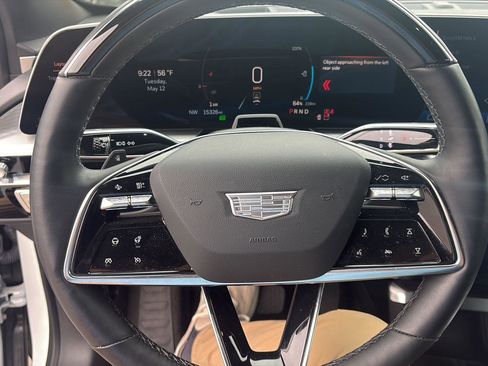 Used 2024 Cadillac Lyriq Luxury RWD image 15