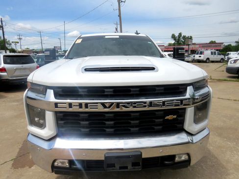 Used 2021 Chevrolet Silverado 2500 LT w/ Convenience Package image 2