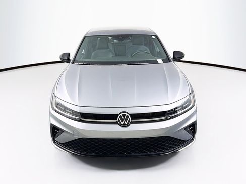 Used 2025 Volkswagen Jetta Sport FWD image 2