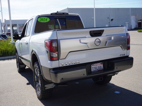 Used 2024 Nissan Titan Platinum Reserve w/ Moonroof Package image 12
