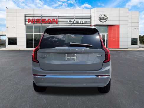 Used 2025 Volvo XC90 B5 Core AWD/4WD image 4