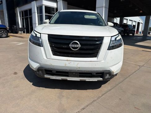 Used 2022 Nissan Pathfinder Platinum w/ Cargo Package AWD/4WD image 8