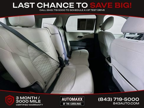 Used 2023 Nissan Pathfinder SV AWD/4WD image 11