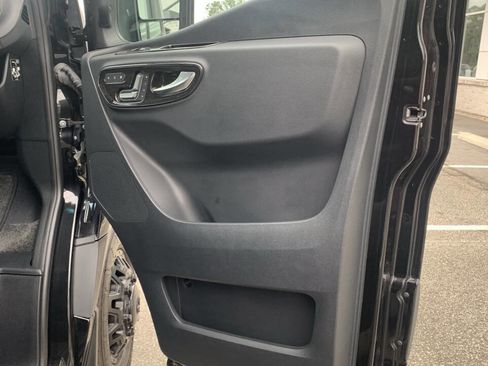 Used 2024 Mercedes-Benz Sprinter 3500 image 27