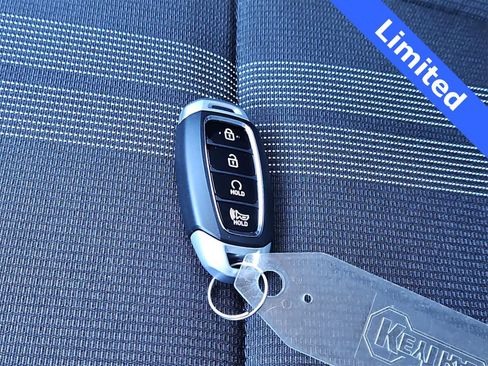 Certified 2025 Hyundai Venue Limited image 23