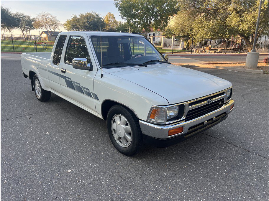 Used 1992 Toyota Pickup SR5 RWD image 3