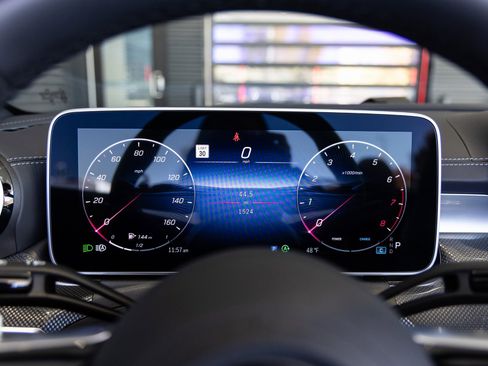 Used 2025 Mercedes-Benz CLE 300 4MATIC Cabriolet image 12