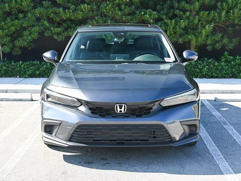 Used 2022 Honda Civic EX-L image 2