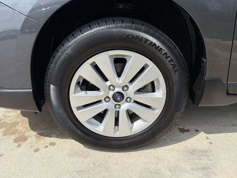 Used 2019 Subaru Outback 2.5i Premium image 10