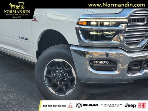 New 2026 RAM 2500 Laramie AWD/4WD image 3