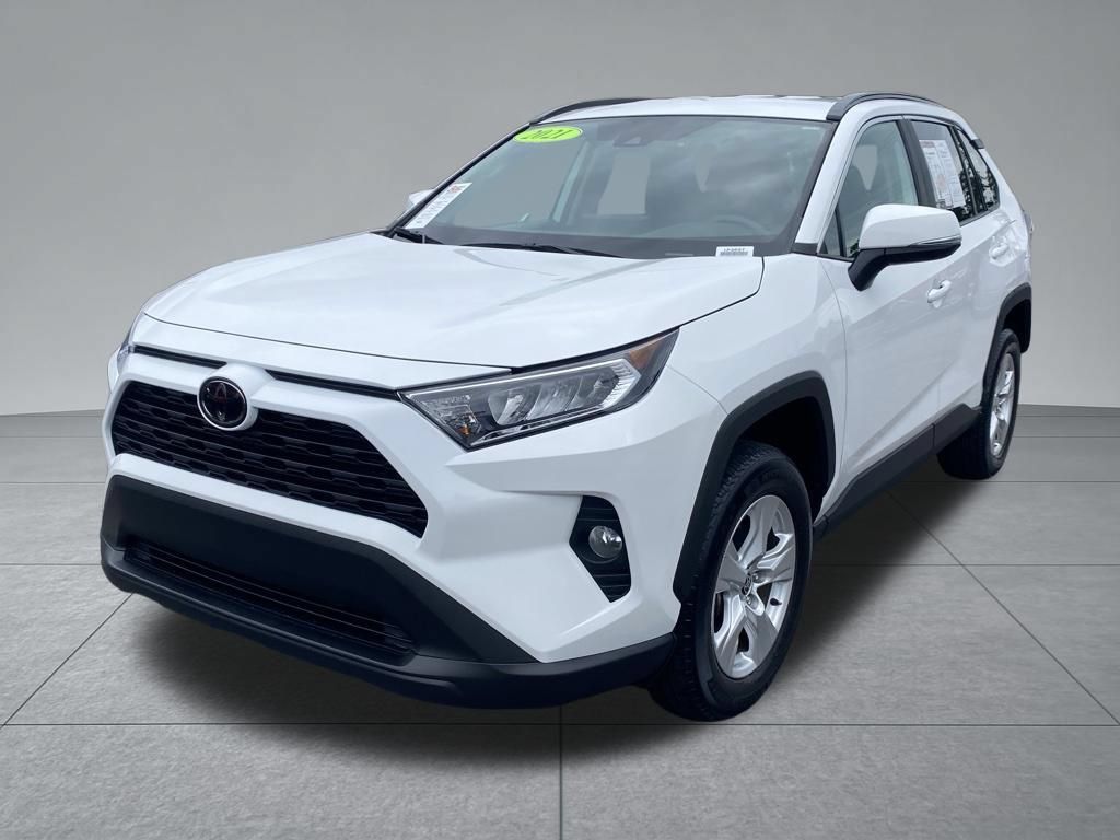 Used 2021 Toyota RAV4 XLE FWD image 2