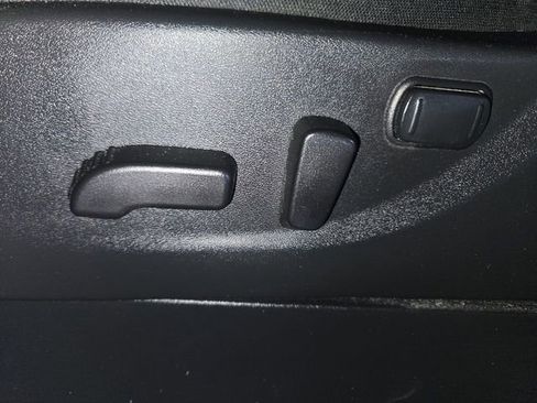 Used 2025 Nissan Frontier PRO-4X w/ Pro Convenience Package image 12