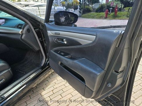 Used 2013 Lexus LS 460 image 32