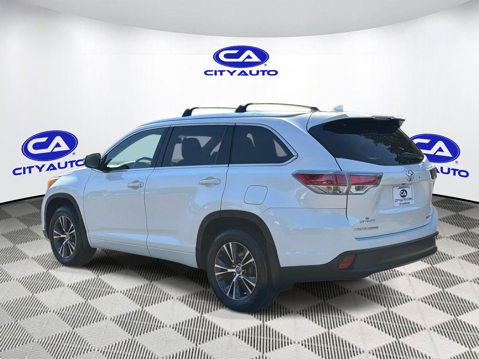 Used 2016 Toyota Highlander XLE AWD/4WD image 5