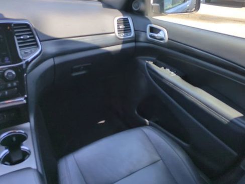 Used 2019 Jeep Grand Cherokee Laredo w/ Laredo X Package RWD image 19