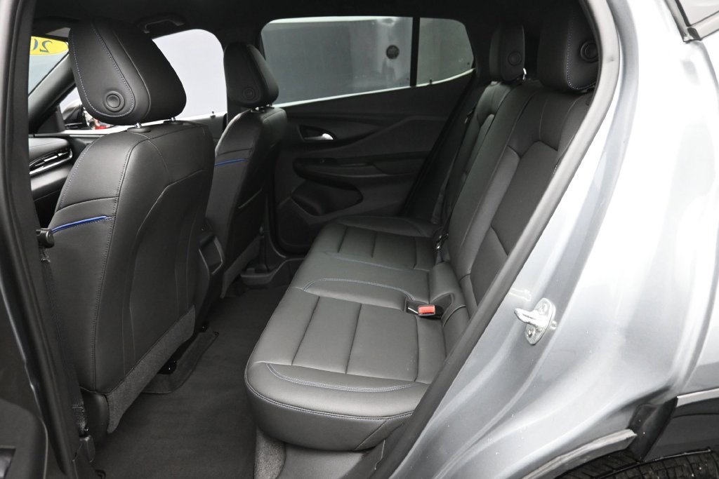 Used 2025 Buick Envista Sport Touring w/ Convenience I Package FWD image 12